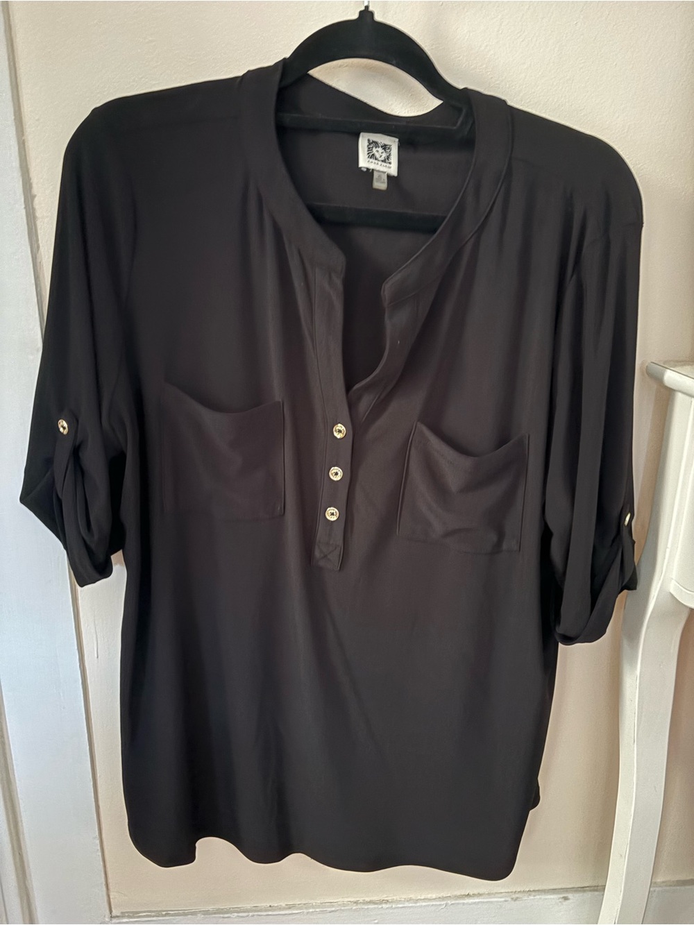 NWOT Anne Klein Women's Black Button-Front V-Neck Pullover Top XL